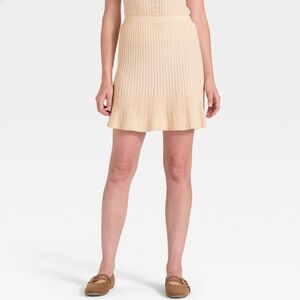 Universal Thread - Women's Pointelle Mini Sweater Skirt - Cream L